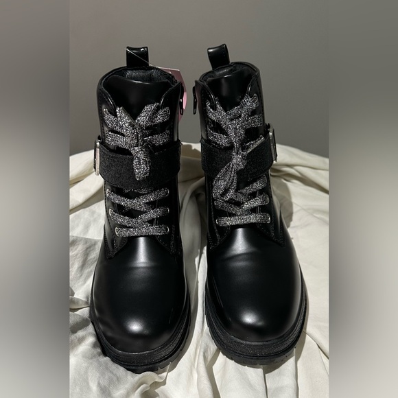 ⭐️Like New⭐️ Kelly & Katie: Girls Boots- Size 4 - Picture 2 of 12